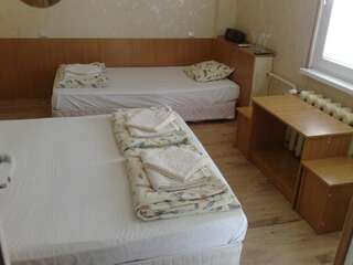 Отель Snejanka Family Hotel София Трехместный номер-2